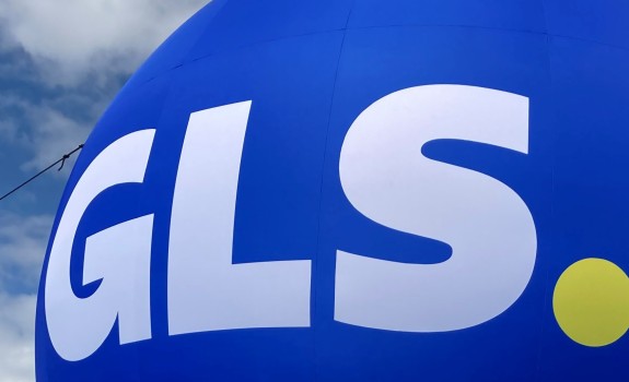 Ballon mit GLS-Logo