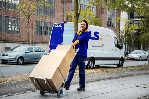 see how easy to order the courier in Kraków